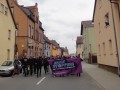 Gegen den vom 20. bis 21. April stattfindenden Bundesparteitag der NPD formierte sich spontaner Widerstand. Vertreter_innen von Grünen, SPD, Gewerkschaften und Antifa-Gruppen hatten kurzfristig zur Gegendemo aufgerufen. Zahlreiche Sulzbacher_innen schlossen sich spontan an.